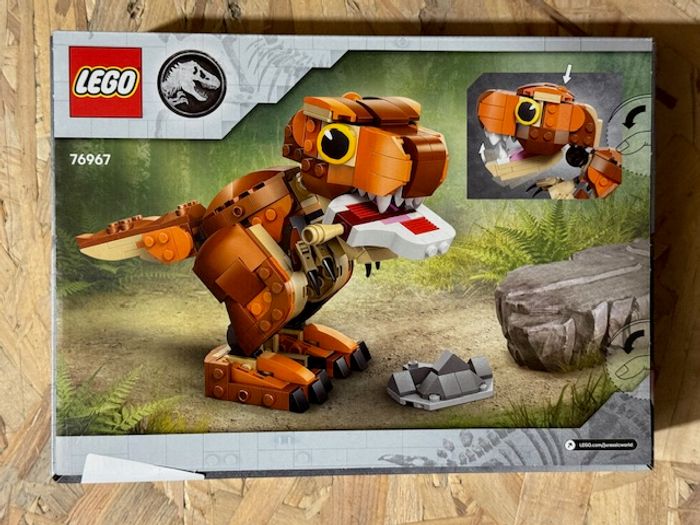 LEGO 76967 - Petite Mangeuse : la femelle T. rex - photo numéro 2
