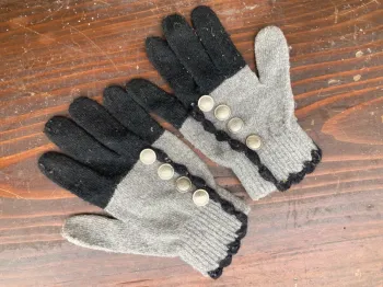 Gants laine avec boutons