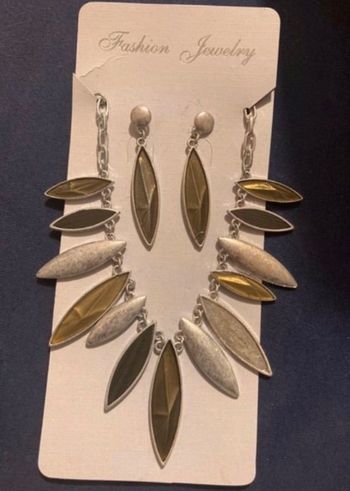 Parure collier et boucles d’oreilles