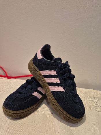 Adidas Spezial T23