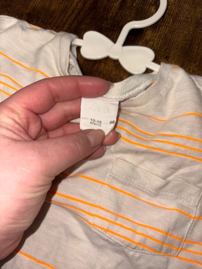TEE shirt Zara 18m - photo numéro 2