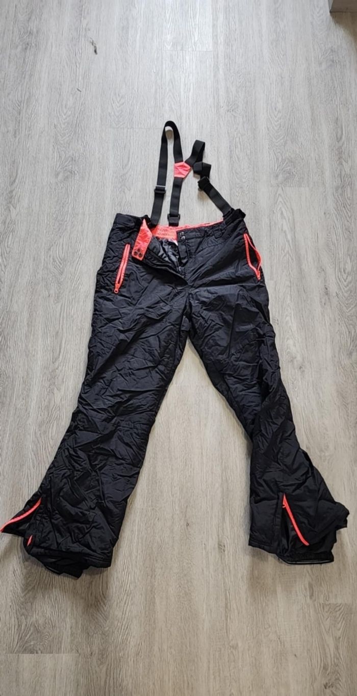 Pantalon  de  ski  , noir et  orange  ,à  bretelles  ,poches  ,U Oxygn  ,taille  42 - photo numéro 4