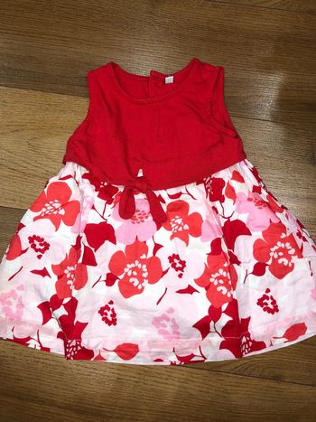 Robe fille 🌺 taille 6 mois très bon état