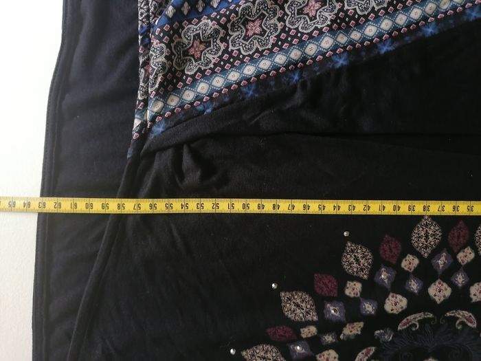 Blouse  noire avec motifs - photo numéro 10