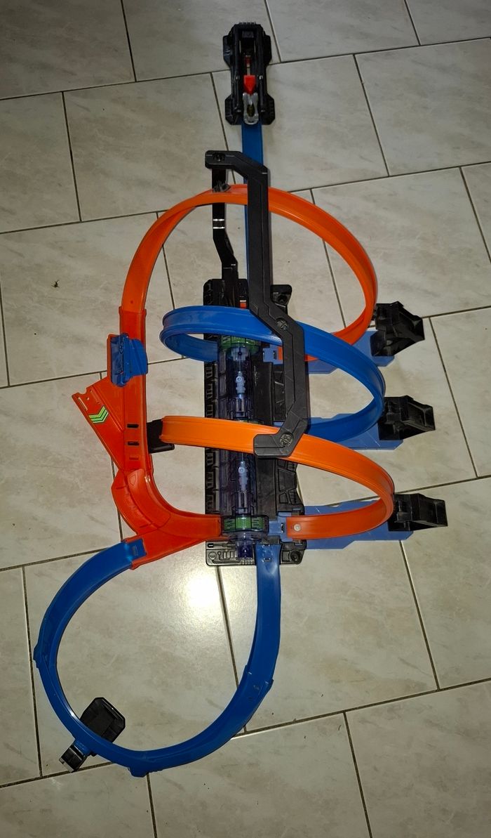 Hot Wheels looping infernal