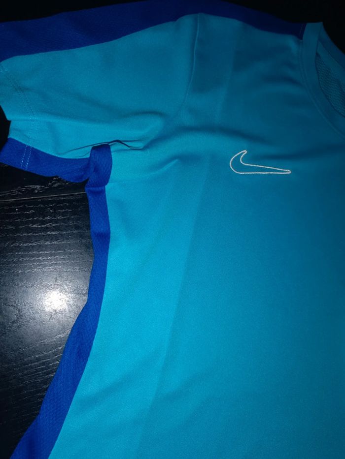 Tee shirt Nike taille M - photo numéro 2