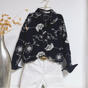 Blouse noire broderie beige taille 5XL 🌸