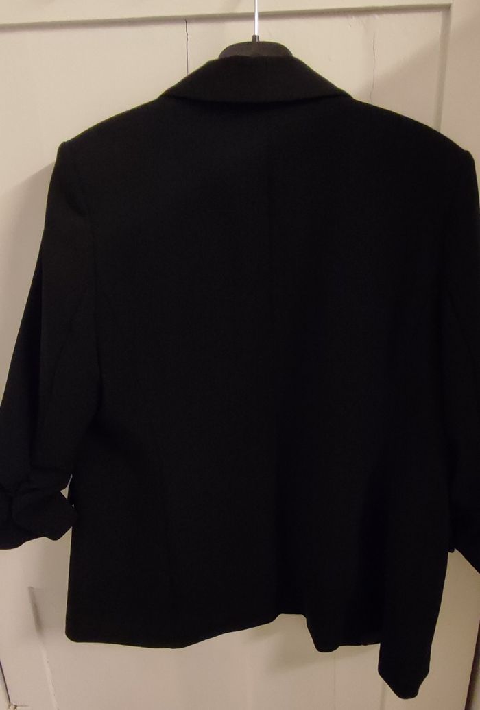 Veste tailleur noire - photo numéro 2