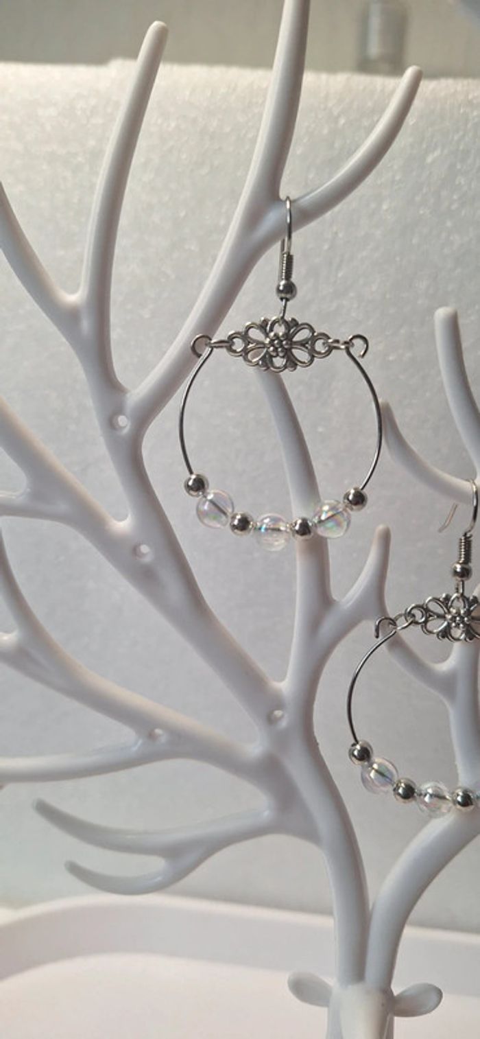 Petites paires de boucles d’oreilles faites main - photo numéro 4