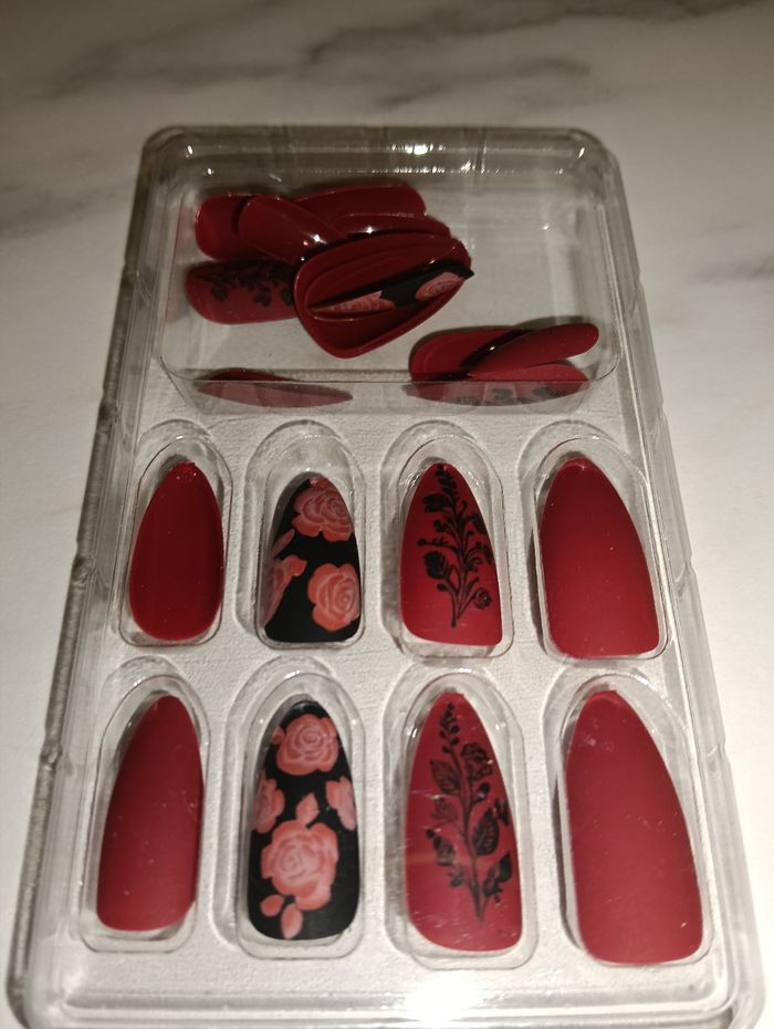 Faux ongles - photo numéro 2