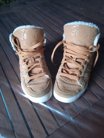 Baskets montantes Adidas camel