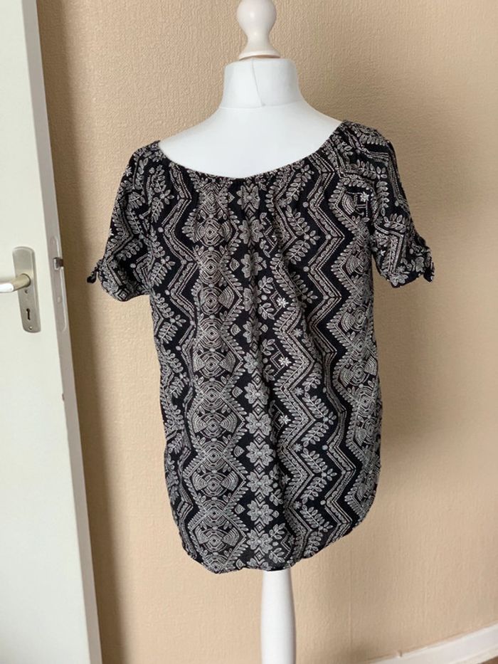 Haut noir motif original C&a t42😺 - photo numéro 6