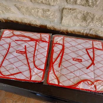 2 corbeilles à pain Francine neuves en tissu 8 euros les 2