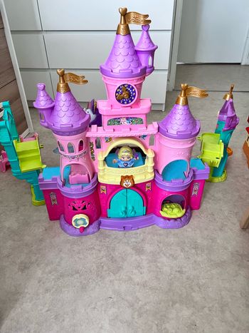 Château tut tut princesse + licorne arc en ciel