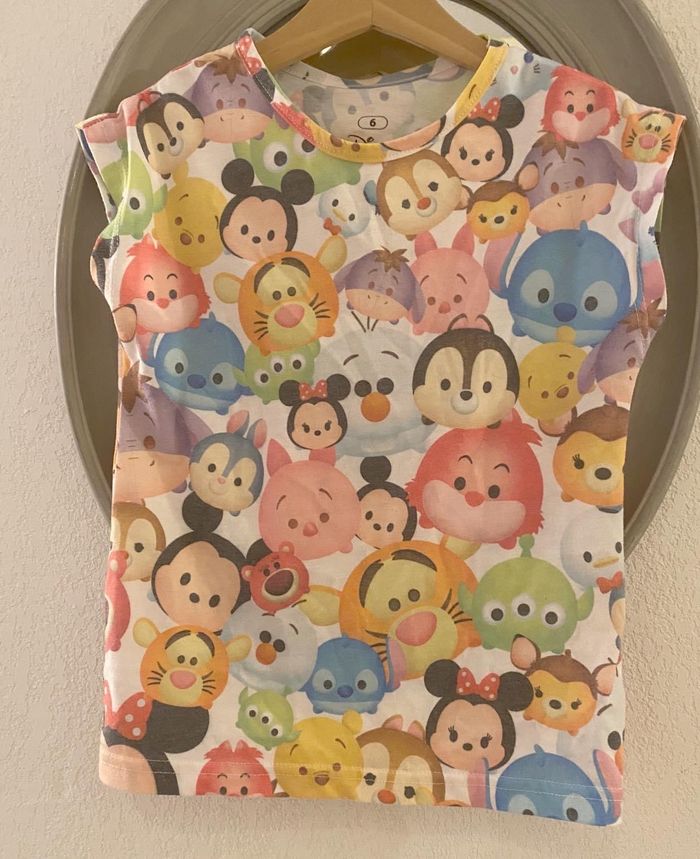 Tee shirt tsum tsum  Disneyland paris  6 ans
