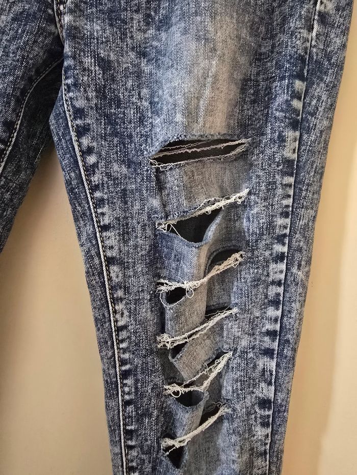 Jeans a trou - photo numéro 2