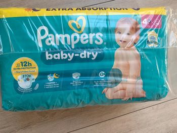 Couche Pampers babydry