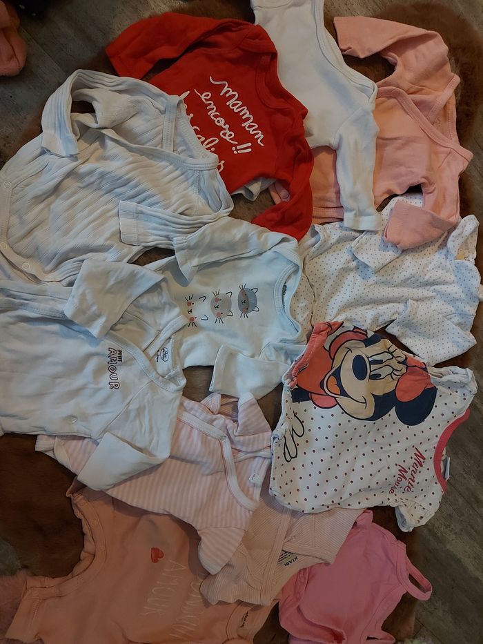 Lot de bodies - photo numéro 2