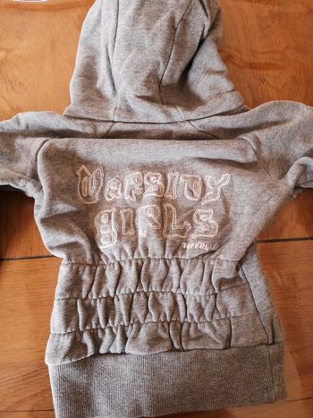 Gilet zippé avec capuche 6 ans fille