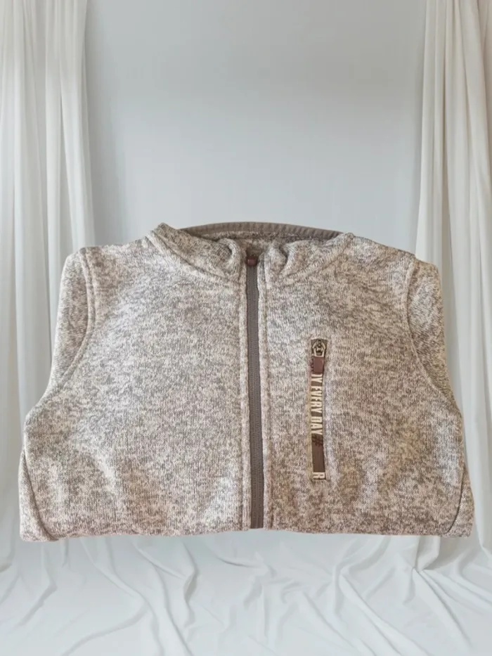Joli Gilet Gris, Nextenso  8 ans