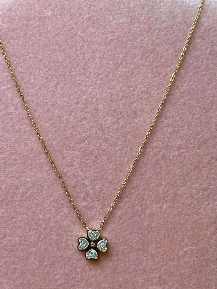 Collier chaîne réglable acier inoxydable or trèfle cristaux blancs