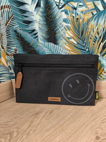 Pochette Cabaia édition limitée Smiley