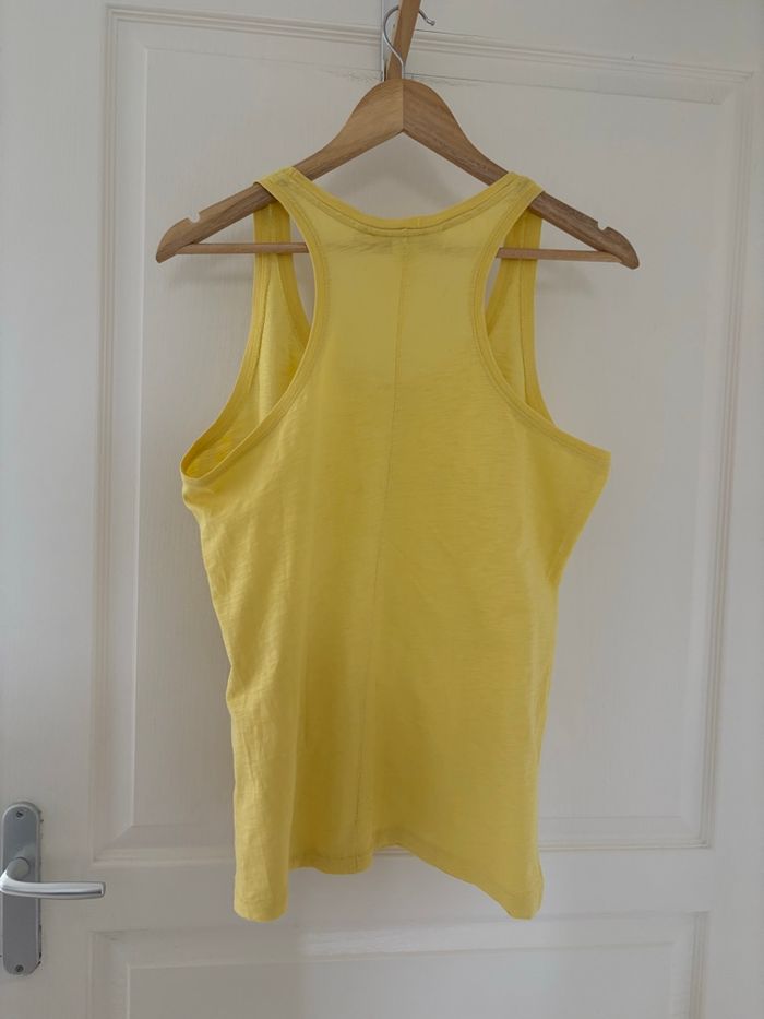 Débardeur jaune - photo numéro 2