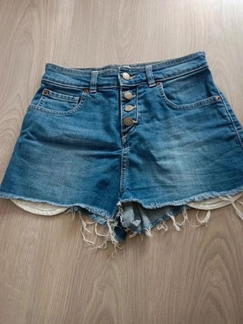 Short femme taille 35 (W25) Roxy en excellent état