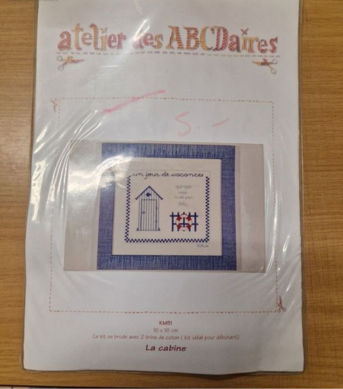 Kit broderie Atelier des Abcdaires La Cabine - photo numéro 1