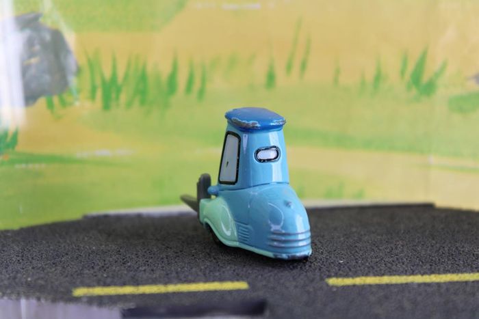 Disney Pixar cars Guido - photo numéro 3