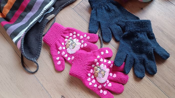 Gros lot de bonnets écharpes gants fille - photo numéro 7