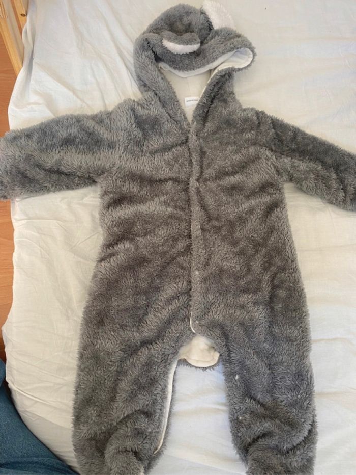 Combinaison taille 6-9mois