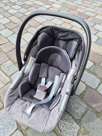 Cosy / siège-auto Inglesina avec réducteur nouveau-né