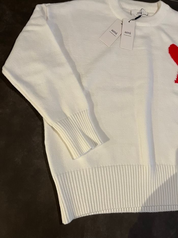 Pull à col rond Sweat Crewneck Hoodie AMI neuf avec étiquette, Blanc, Taille S - photo numéro 2