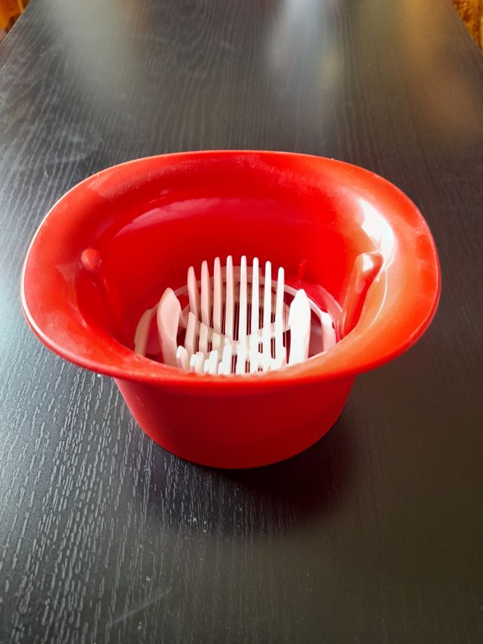 Coupe œuf tupperware neuf