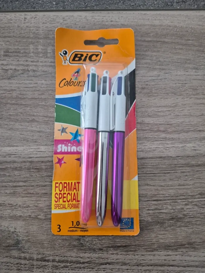 Lot de 3 stylos quatre couleur