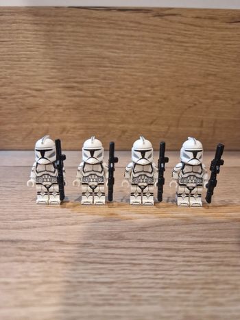 Figurines type lego 4 clones première génération star wars