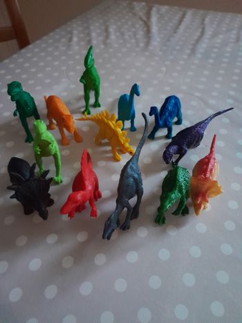 Lot de figurines animaux