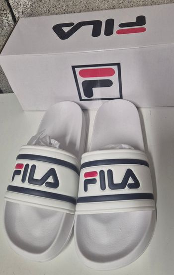 Claquettes FILA neuves