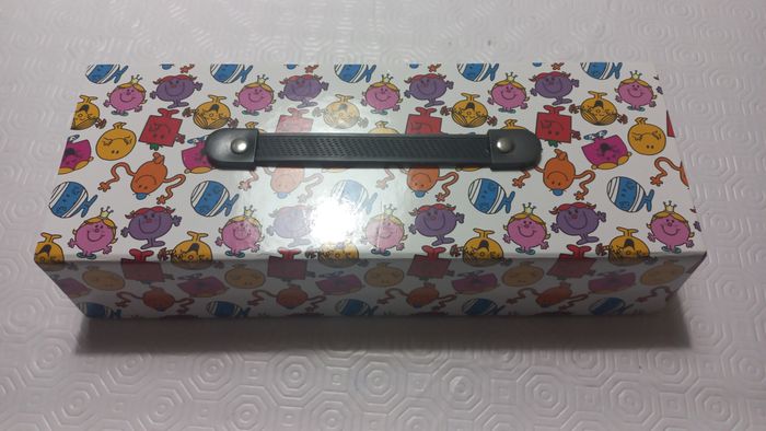 boite de crayons MONSIEUR MADAME-NEUF
