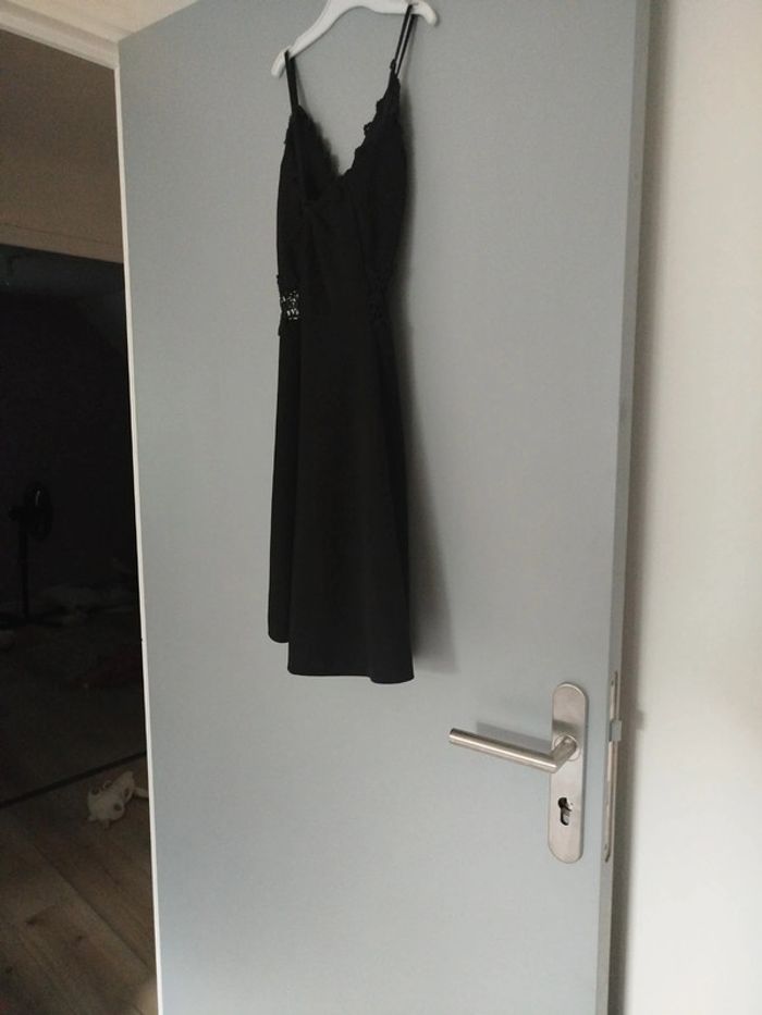Robe dentelle noir - photo numéro 2