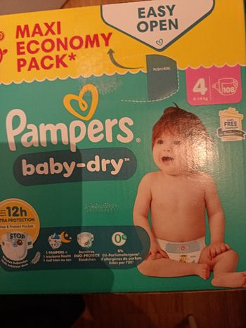 Couches pampers taille 4