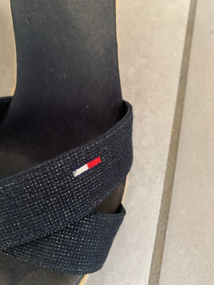Jolies chaussures compensées Tommy Hilfiger taille 37 - photo numéro 2