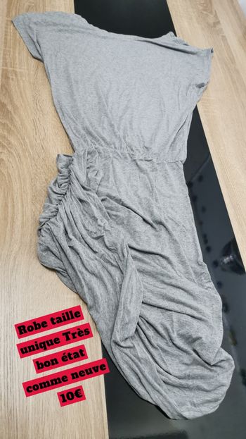 Robe grise taille unique