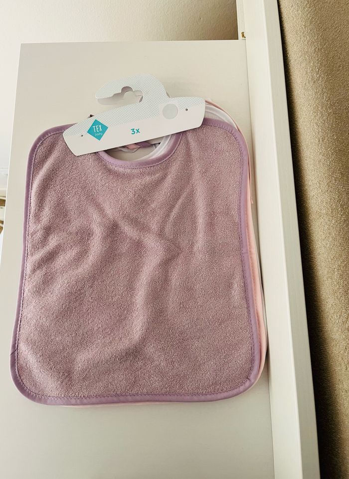 Lot 3 bavoirs neufs - photo numéro 1