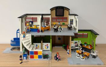 Grande Ecole Aménagée "City Life" Playmobil n°9453