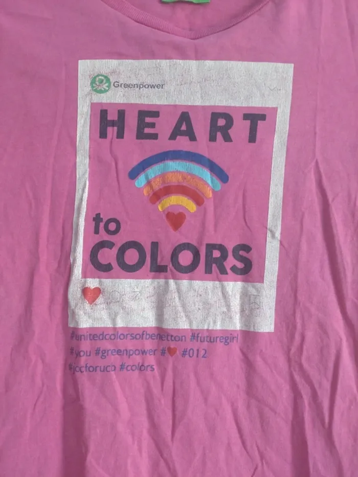T shirt Benetton taille 8 ans - photo numéro 2