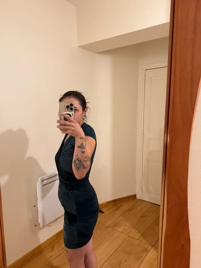 Robe Maje en très bon état bleu marine taille S - photo numéro 4