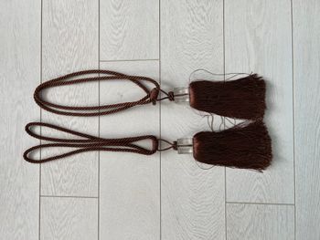Embrases double rideaux marron
