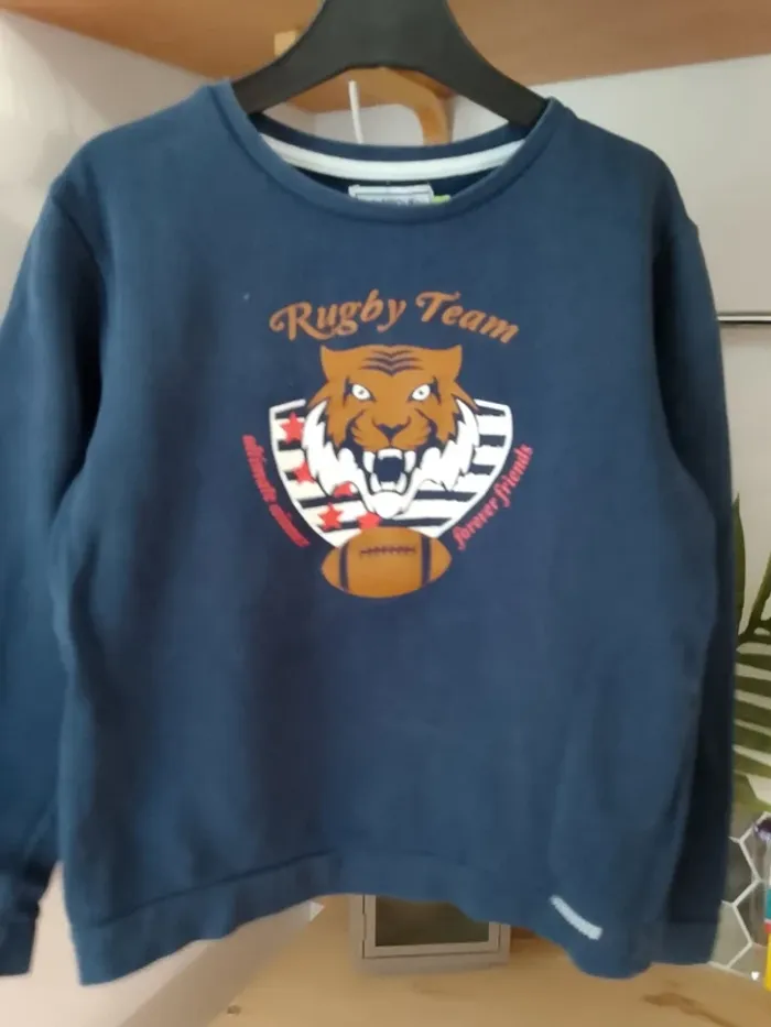 🏉 Pull type Sweat bleu marine thème rugby • 12 ans